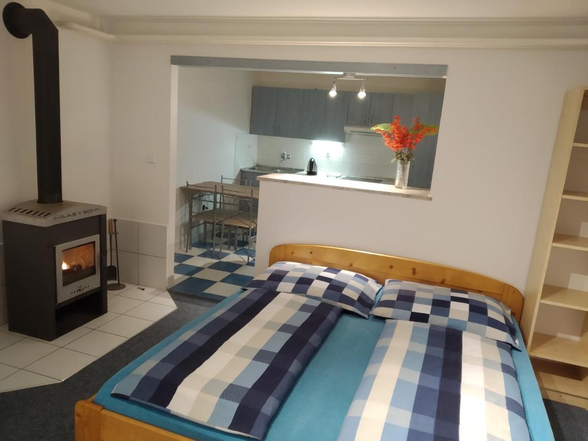 Apartmany Pod Strani Vrchlabí Eksteriør billede